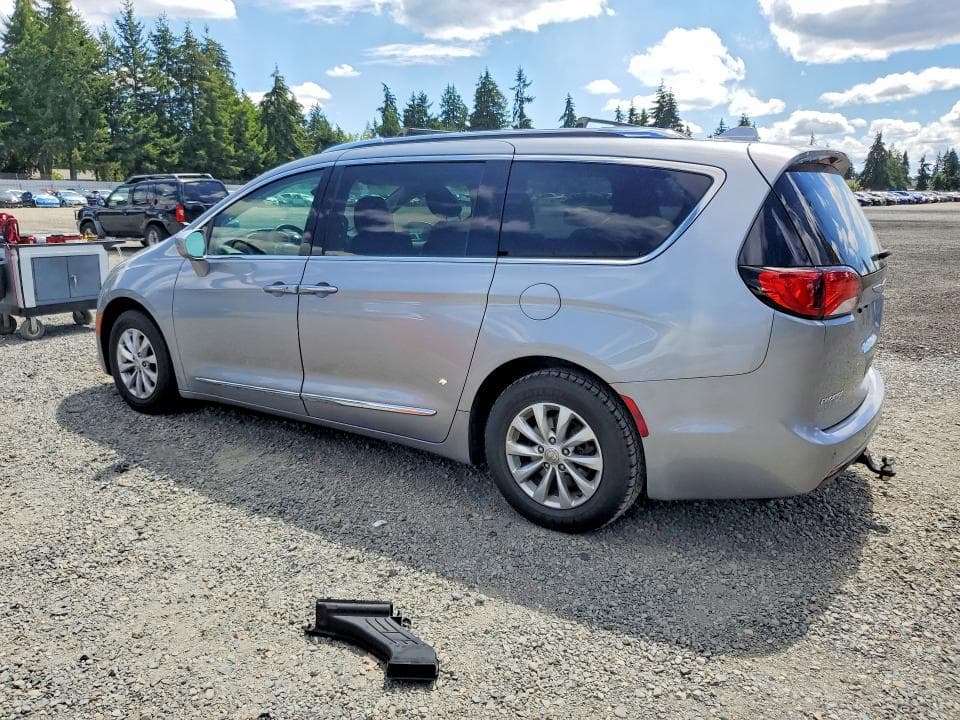 2019 CHRYSLER PACIFICA TOURING L 2