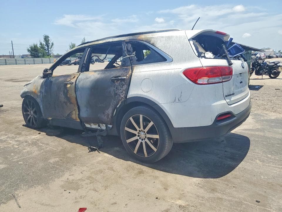 2017 KIA SORENTO LX 2
