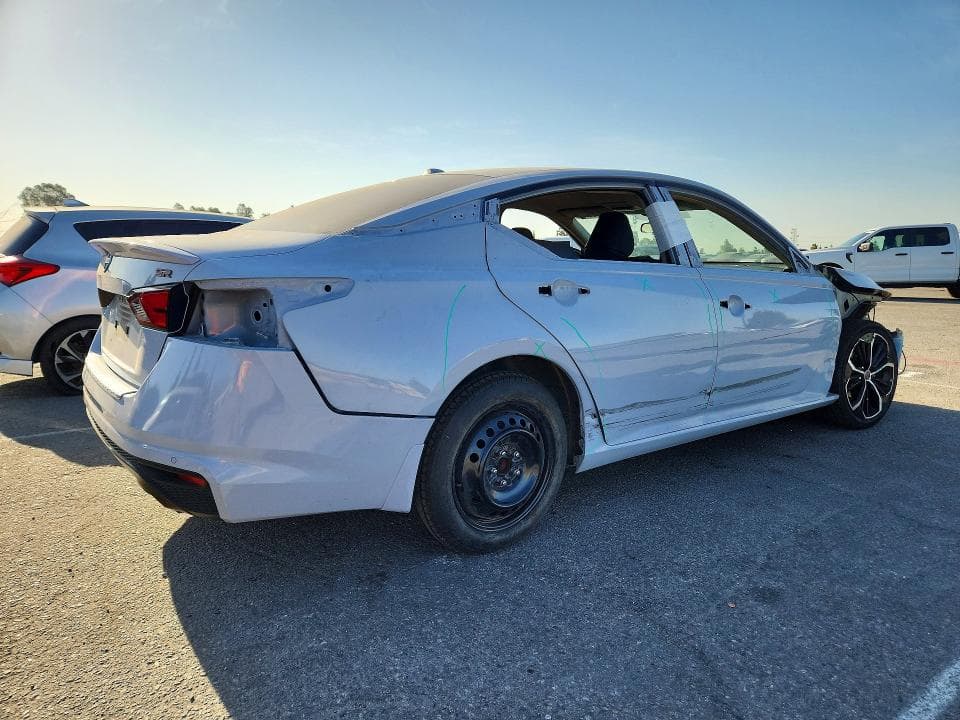 2023 NISSAN ALTIMA SR 3