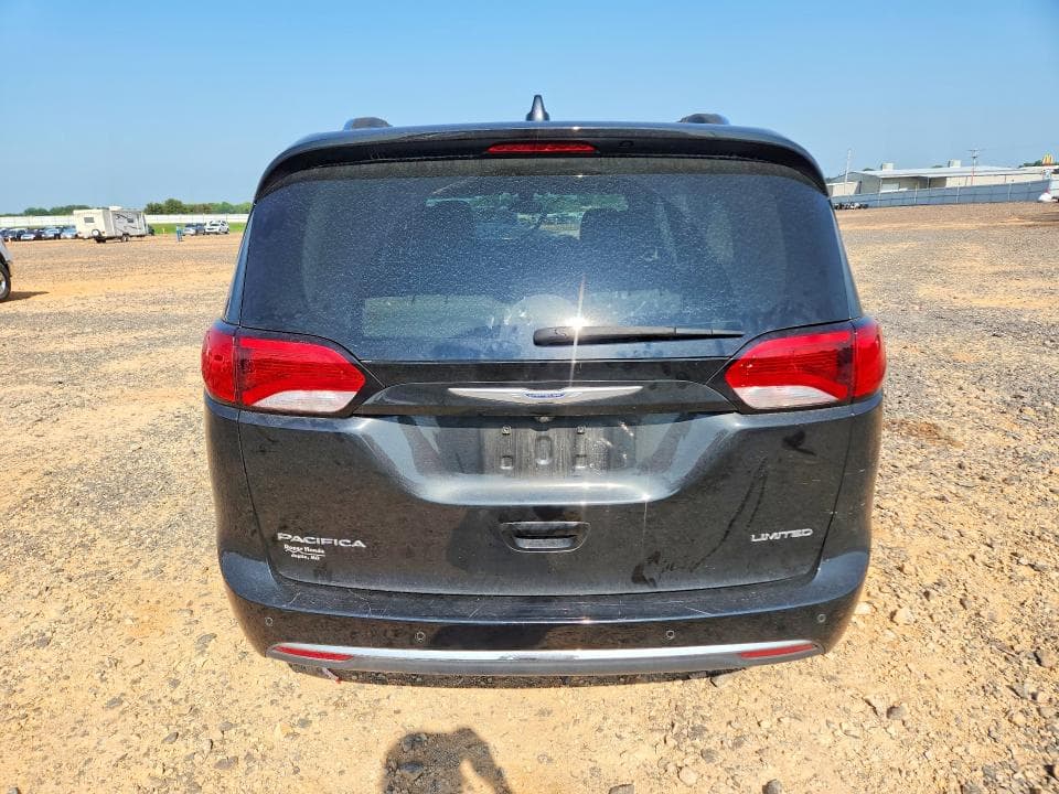 2019 CHRYSLER PACIFICA LIMITED 6