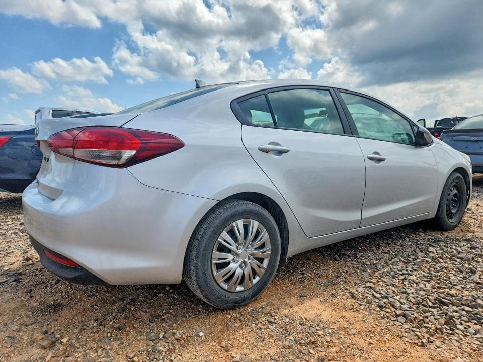 2017 KIA FORTE LX 3