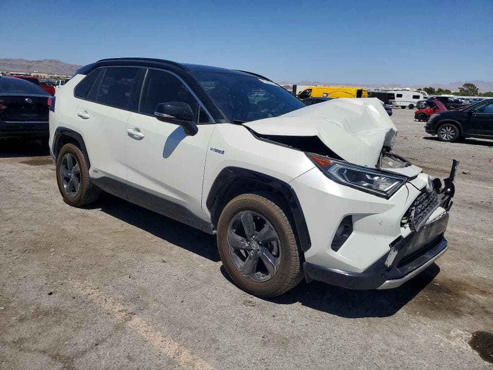 2020 TOYOTA RAV4 XSE 4