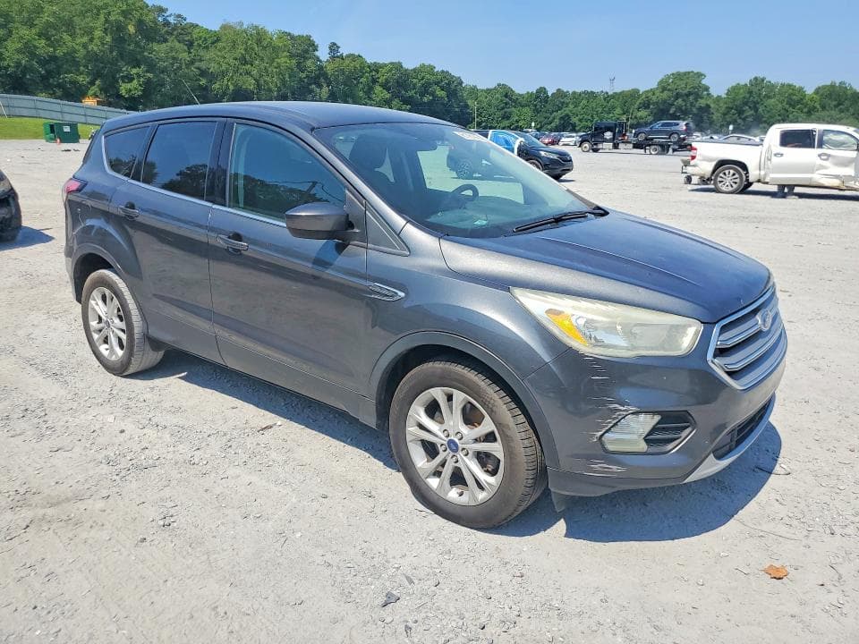 2017 FORD ESCAPE SE 4