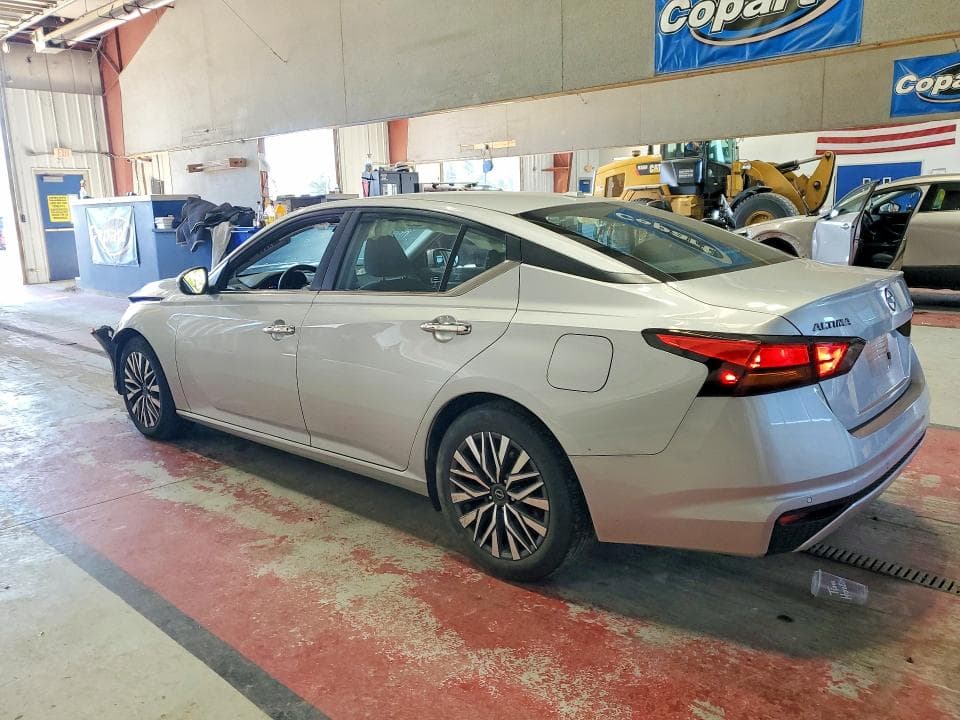 2023 NISSAN ALTIMA SV 2