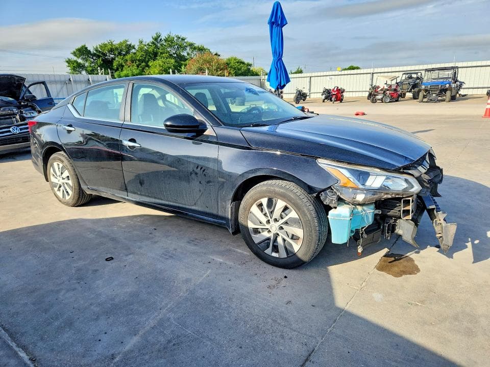 2019 NISSAN ALTIMA S 4