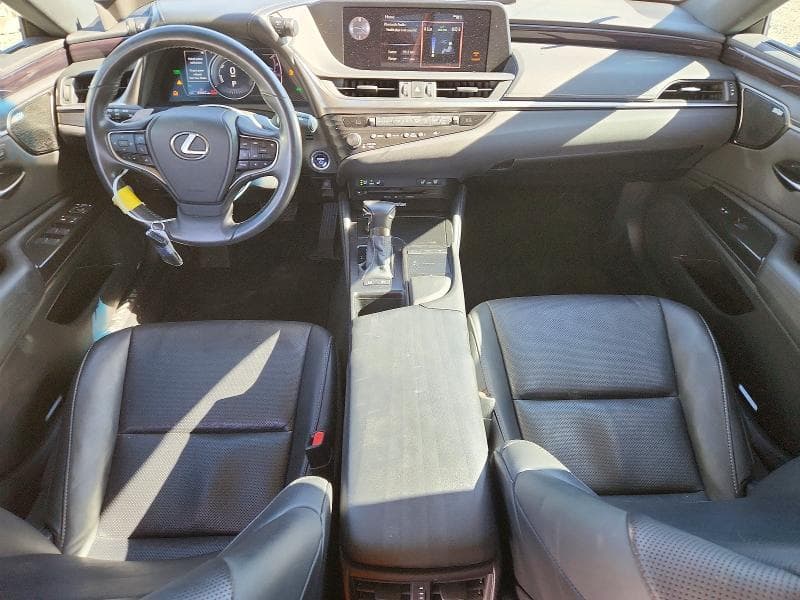 2020 LEXUS ES 300H 8