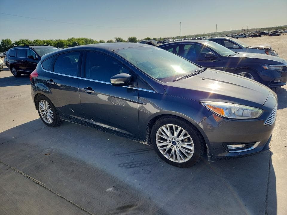 2017 FORD FOCUS TITANIUM 4