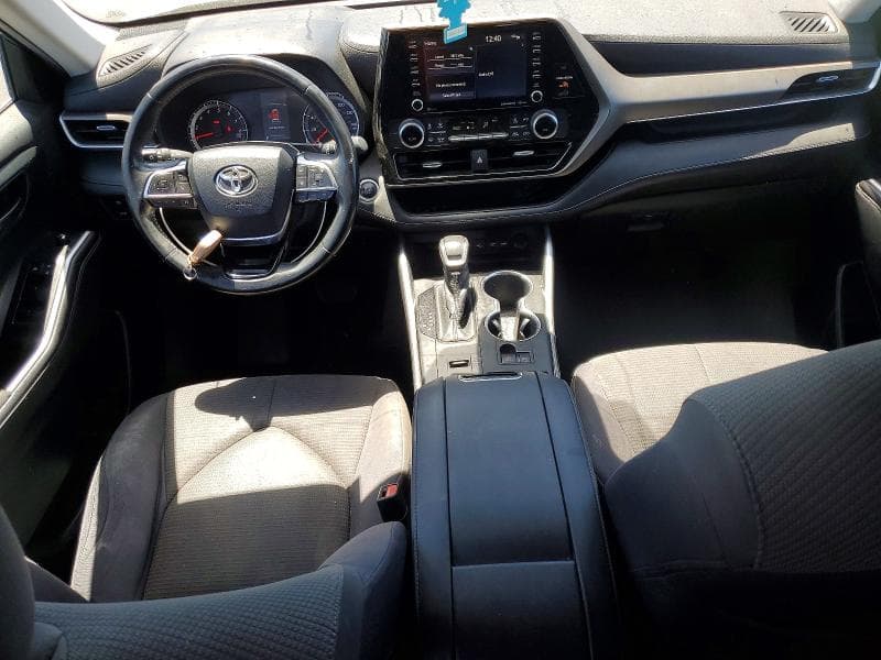 2020 TOYOTA HIGHLANDER LE 8