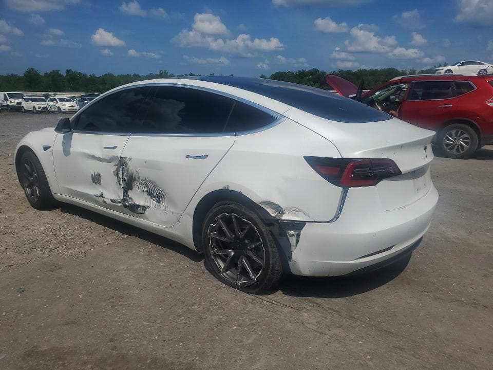 2018 TESLA MODEL 3 2