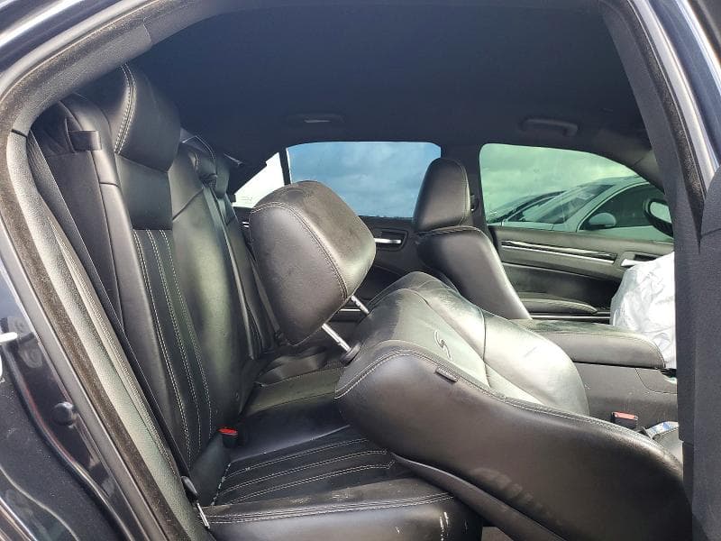 2019 CHRYSLER 300 S 10