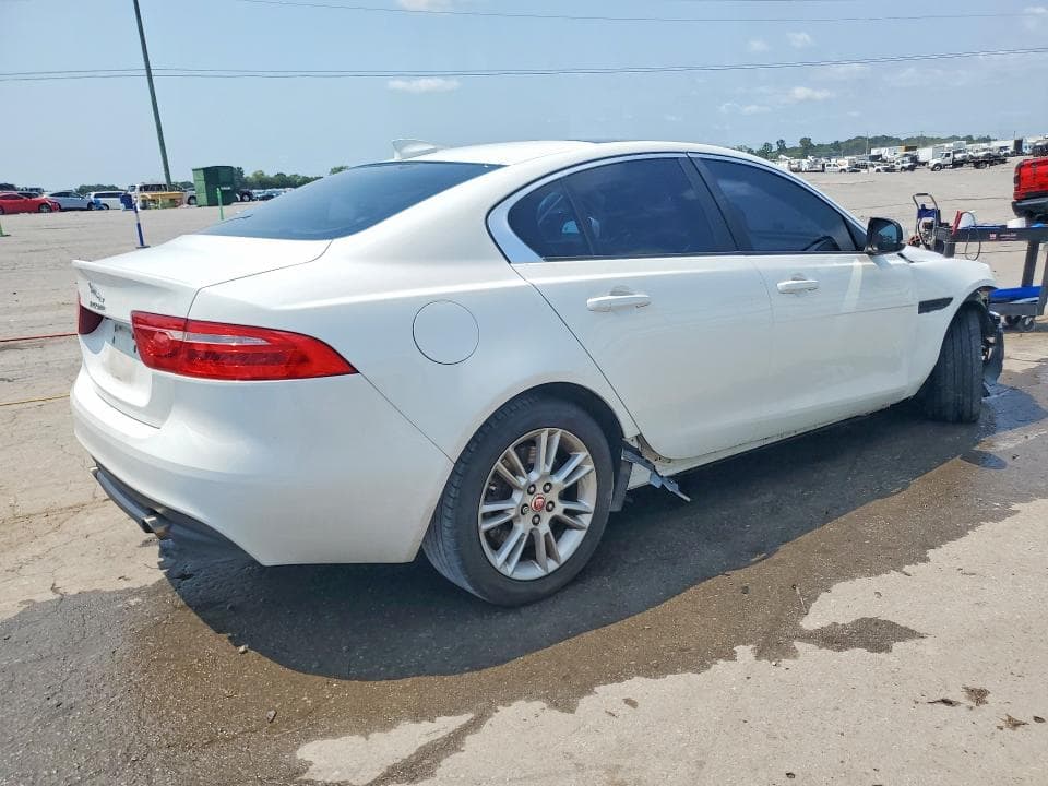 2018 JAGUAR XE PREMIUM 3
