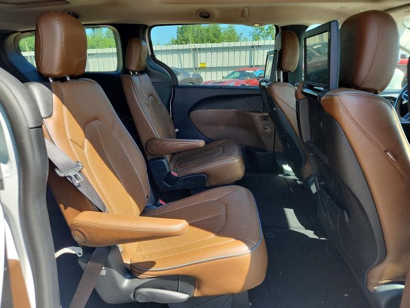 2019 CHRYSLER PACIFICA LIMITED 11