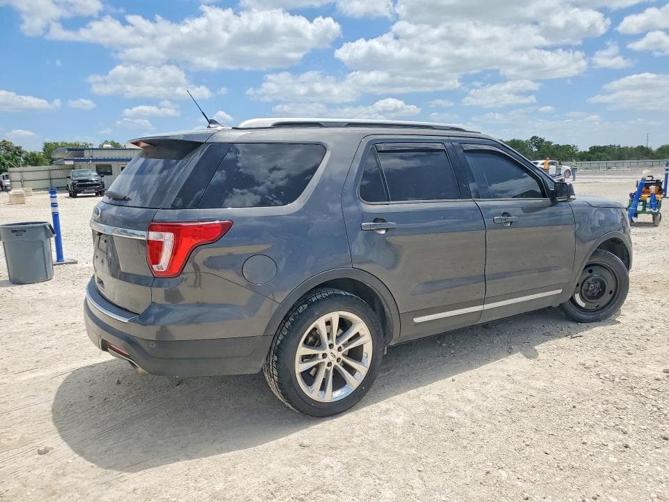 2018 FORD EXPLORER XLT 3