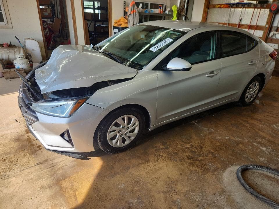 2019 HYUNDAI ELANTRA SE - 1