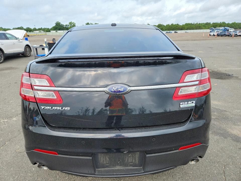 2018 FORD TAURUS SHO 6