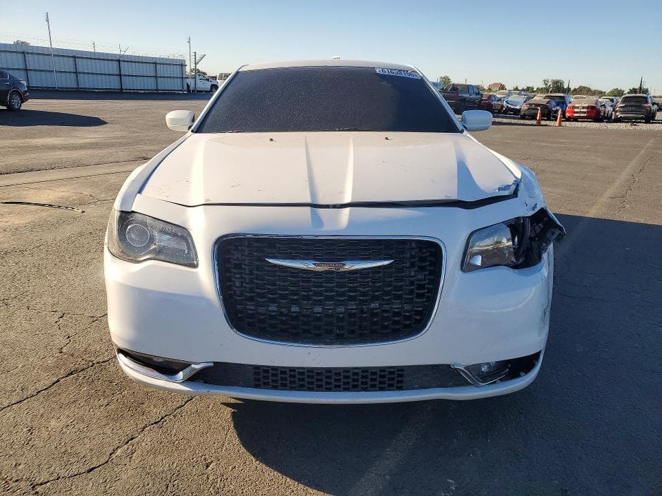 2019 CHRYSLER 300 S 5