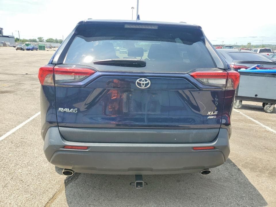 2021 TOYOTA RAV4 XLE 6