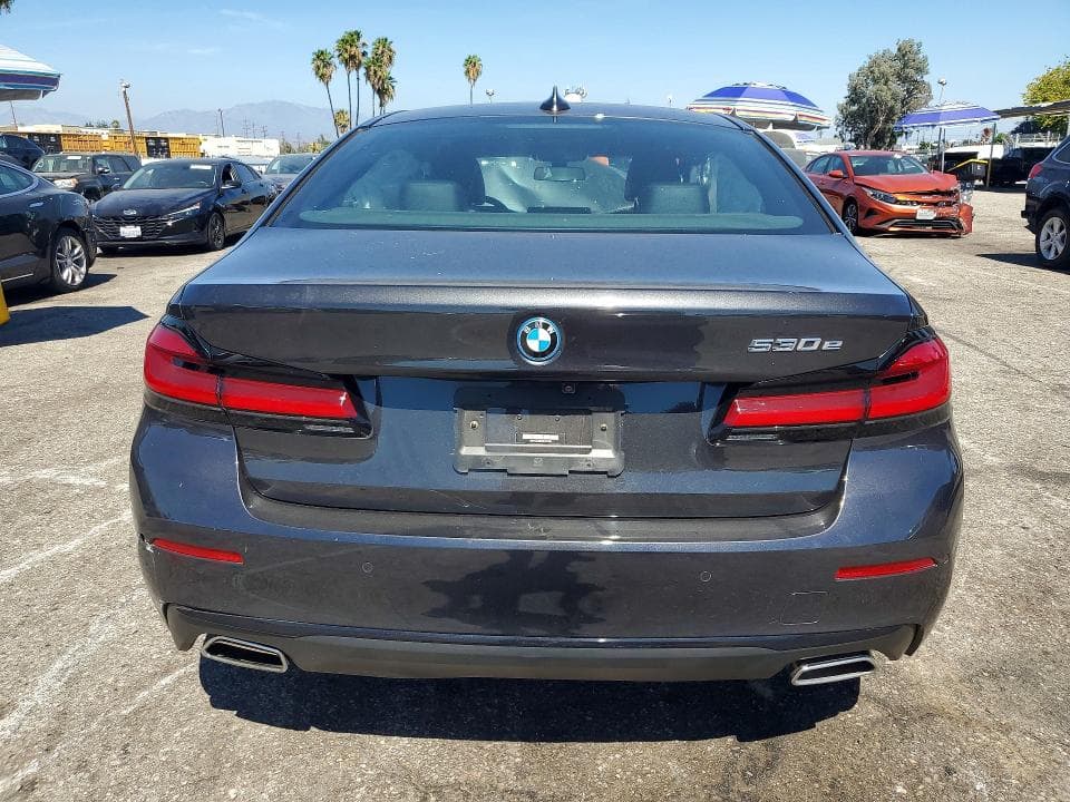 2022 BMW 530E 6