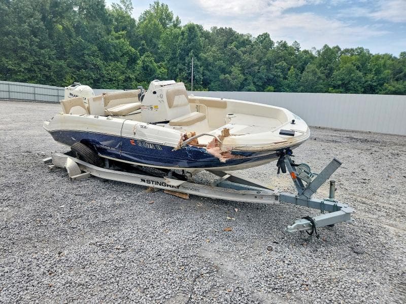 2017 STINGRAY BOATS 186CC