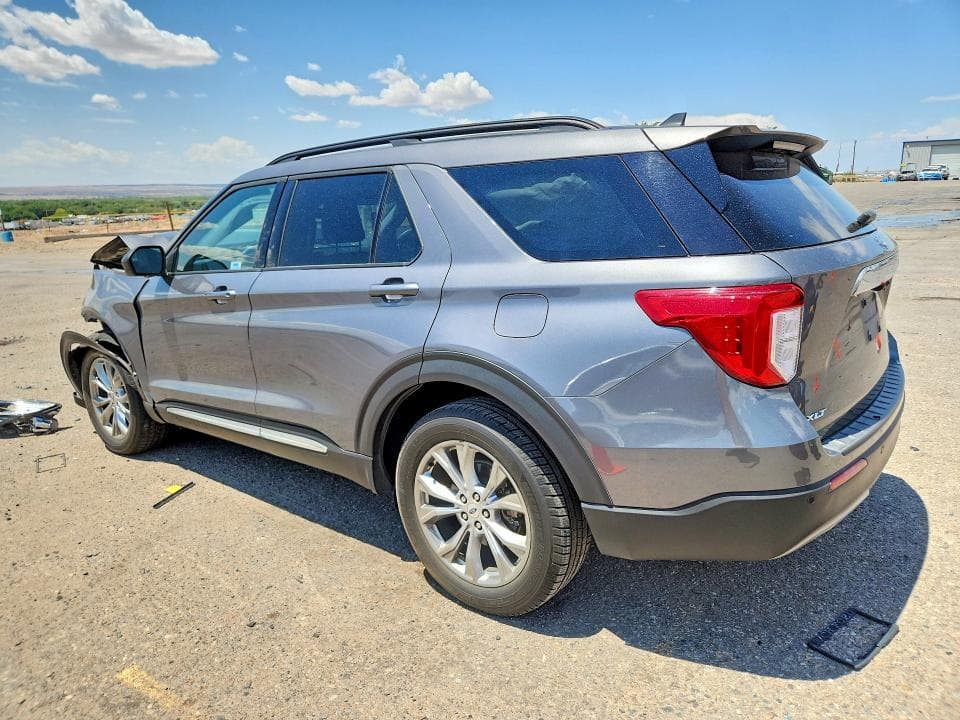 2021 FORD EXPLORER XLT 2