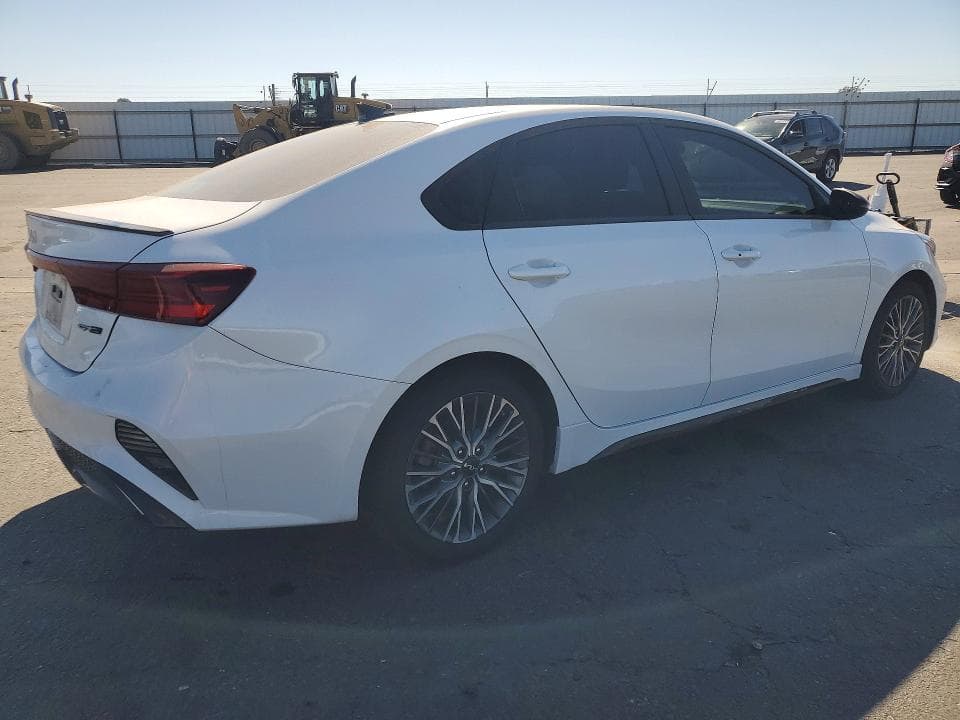 2022 KIA FORTE GT LINE 3
