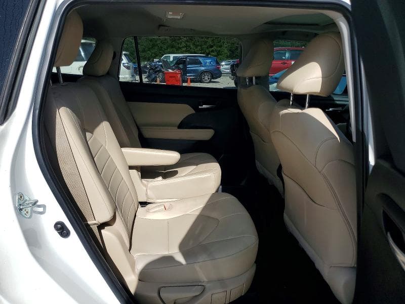 2023 TOYOTA HIGHLANDER XLE 11