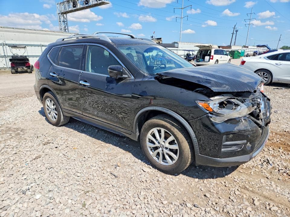 2017 NISSAN ROGUE SV 4