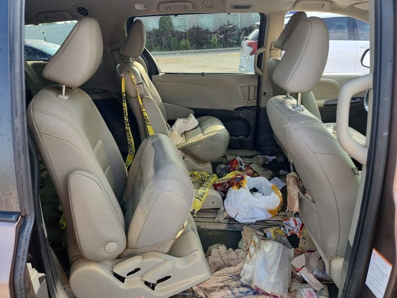2020 TOYOTA SIENNA XLE 8-PASSENGER 11