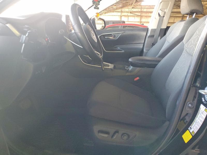 2021 TOYOTA RAV4 XLE 7