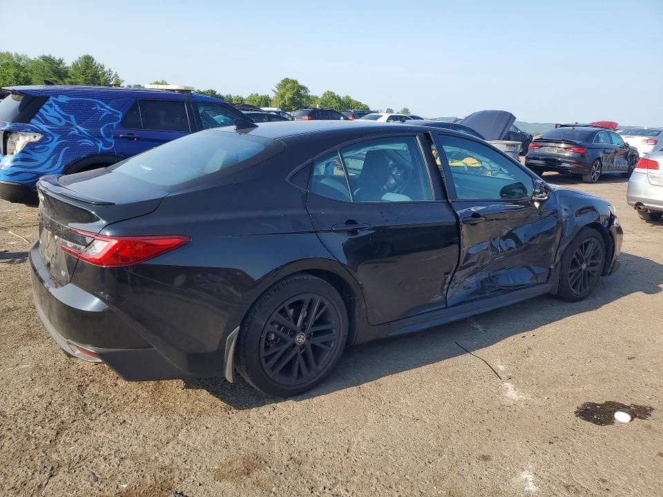 2025 TOYOTA CAMRY SE 3