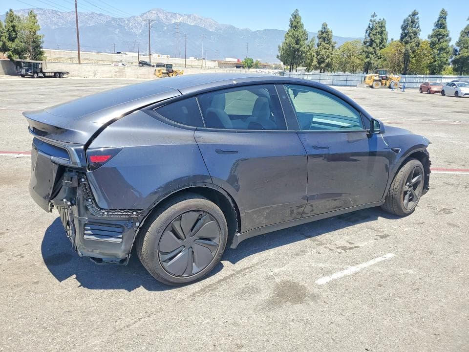 2026 TESLA MODEL Y 3