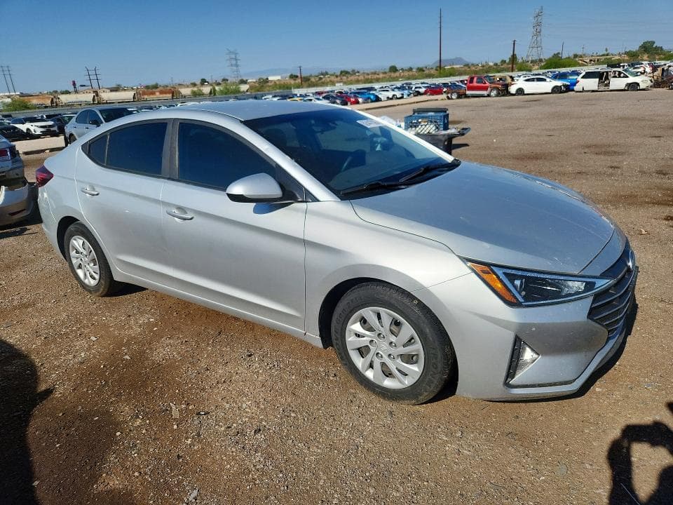 2020 HYUNDAI ELANTRA SE 4