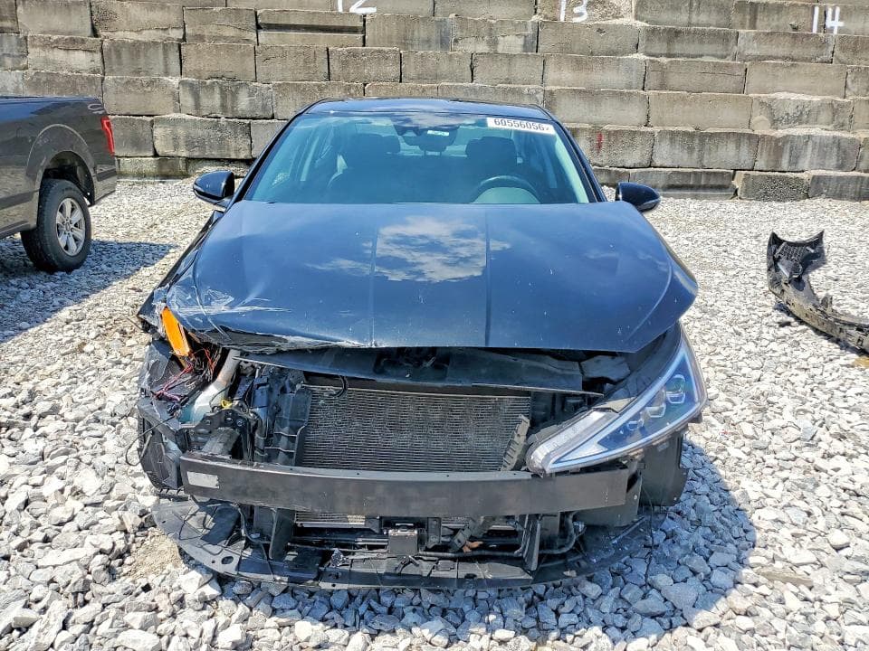 2019 HYUNDAI ELANTRA LIMITED 5