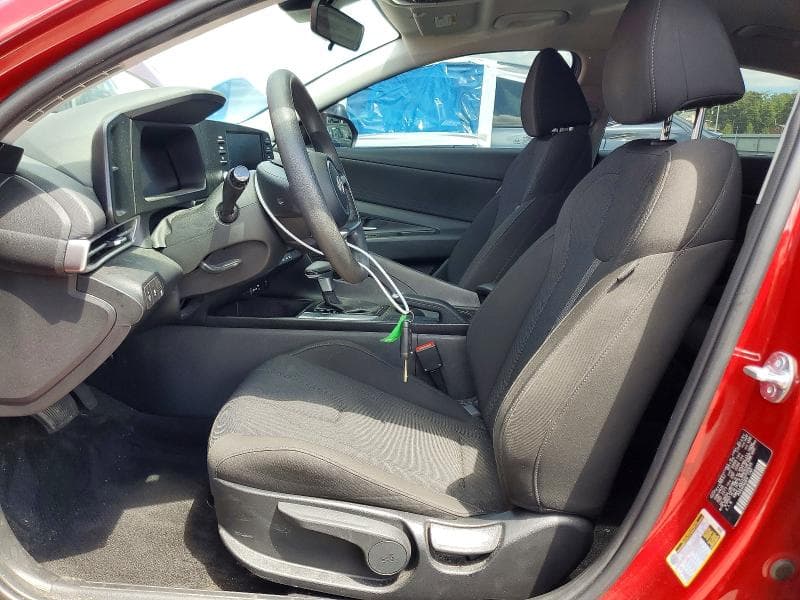 2025 HYUNDAI ELANTRA SE 7