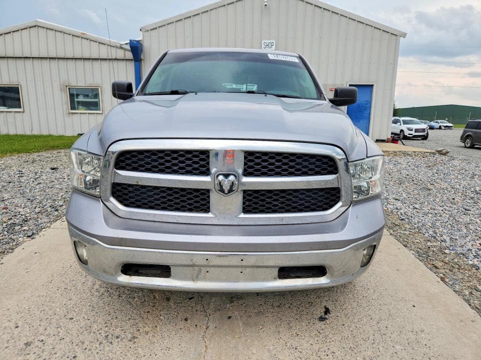 2019 RAM 1500 CLASSIC SLT 5