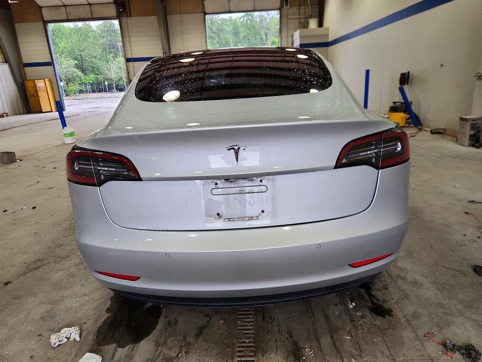 2018 TESLA MODEL 3 6