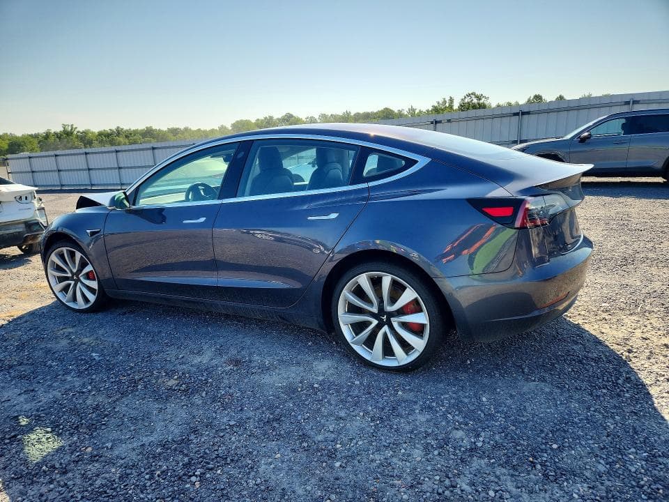2018 TESLA MODEL 3 2