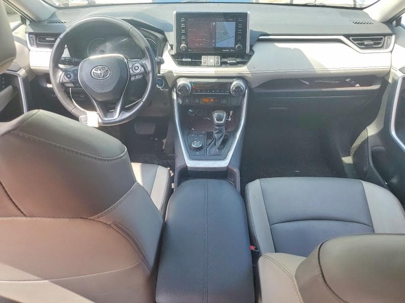 2019 TOYOTA RAV4 LIMITED 8
