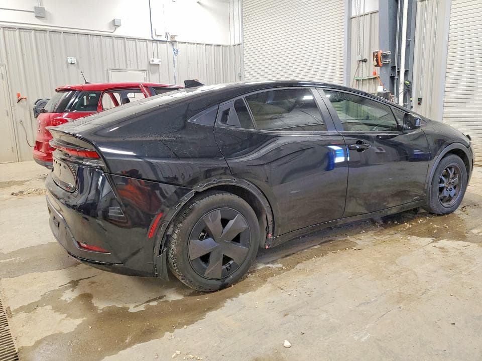2025 TOYOTA PRIUS 3