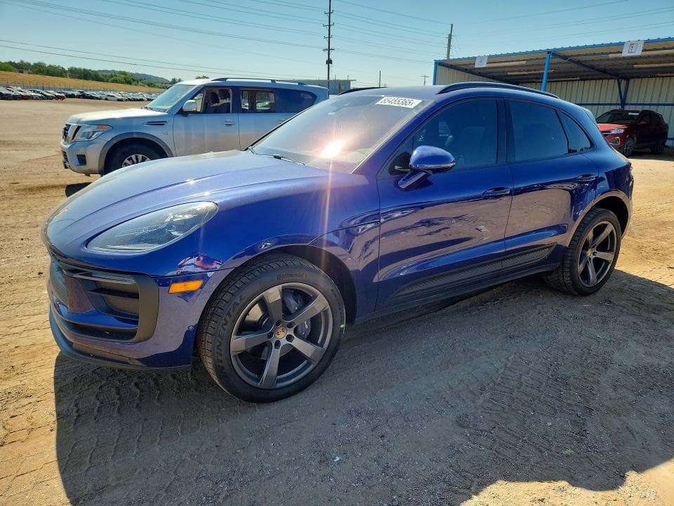 2022 PORSCHE MACAN - 1