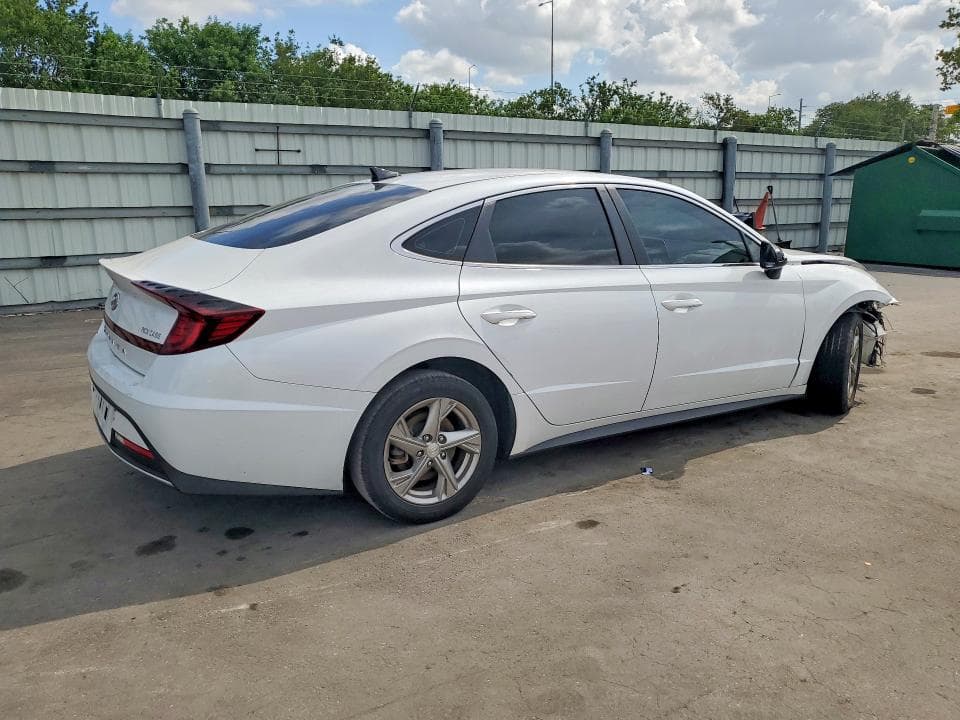 2022 HYUNDAI SONATA SE 3