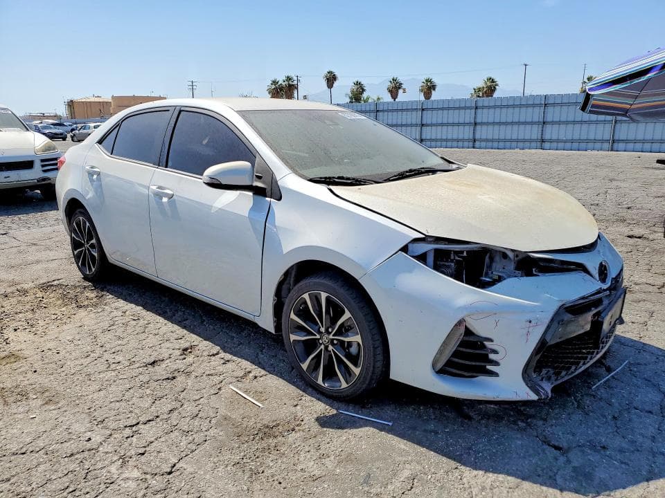 2017 TOYOTA COROLLA SE 4