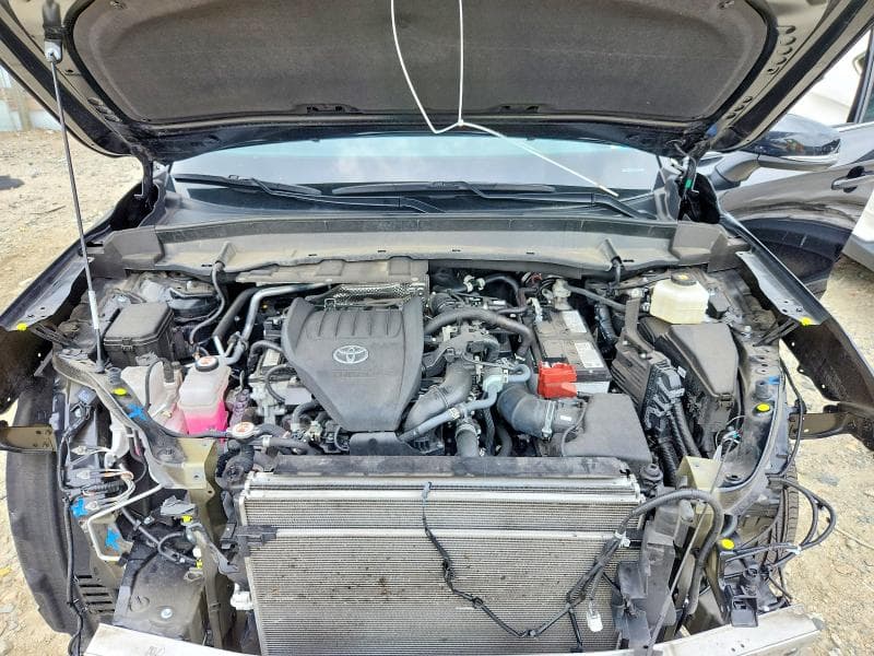 2025 TOYOTA GRAND HIGHLANDER XLE 12