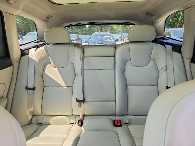 2020 VOLVO XC60 T5 MOMENTUM 10