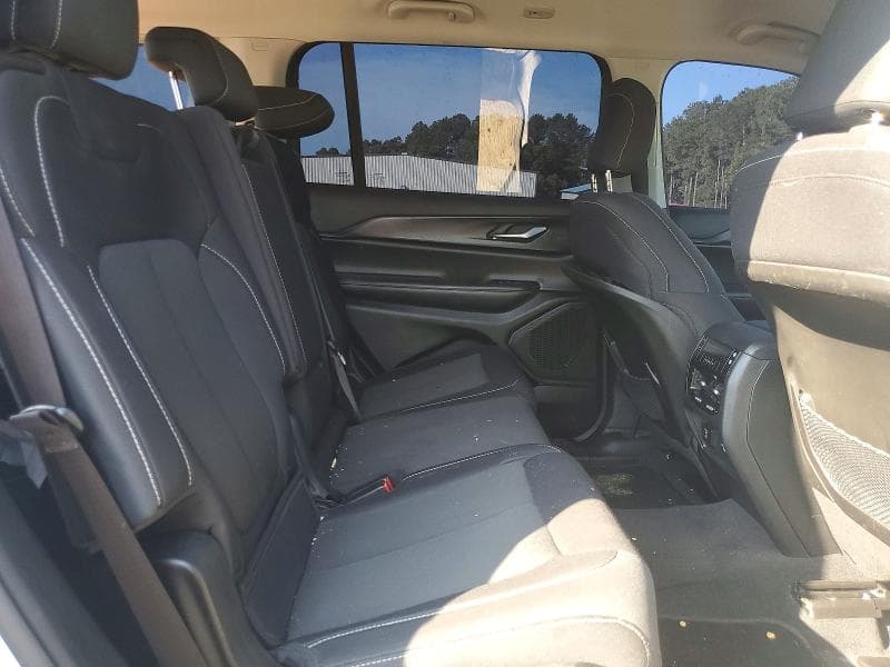 2023 JEEP GRAND CHEROKEE L LAREDO 10