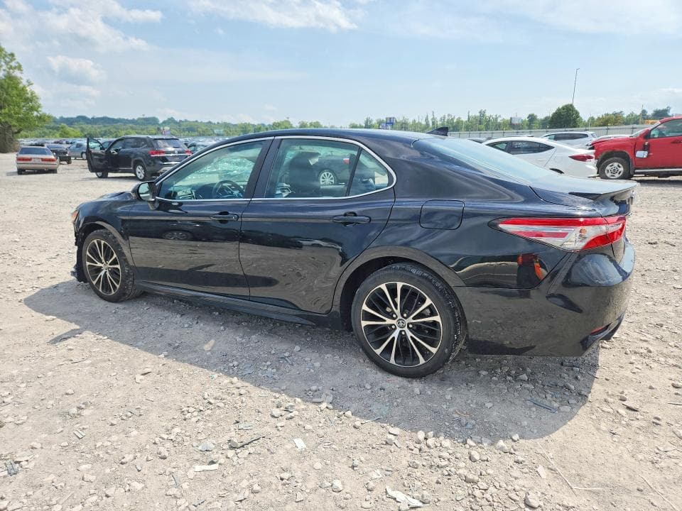 2019 TOYOTA CAMRY SE 2