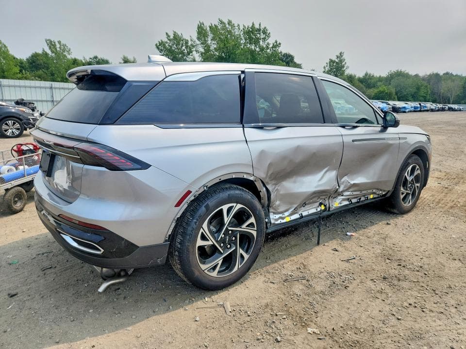2025 LINCOLN NAUTILUS PREMIERE 3