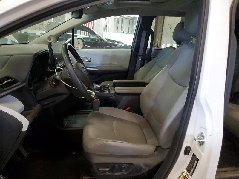 2025 TOYOTA SIENNA XLE 7-PASSENGER 7