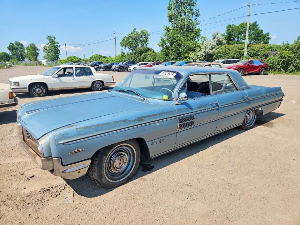 1962 OLDSMOBILE NINETY-EIGHT