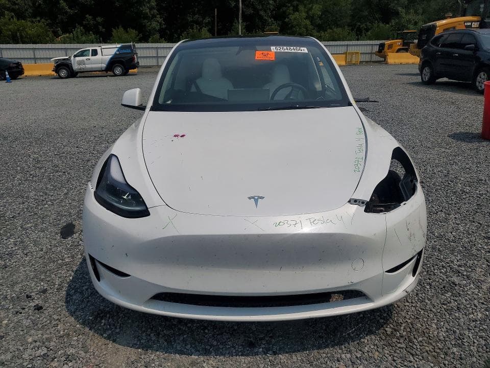 2025 TESLA MODEL Y 5
